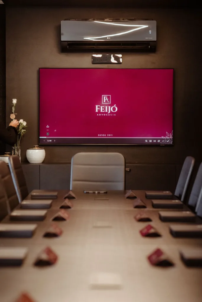 Sala de reuniões da Feijó Advocacia e Consultoria, em Florianópolis